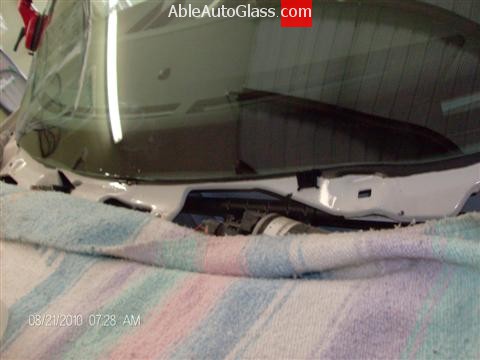 Ford Expedition-2007-2011-Acoustic-Interlayer Windshield Replacement-Bottom with Cowl Removed