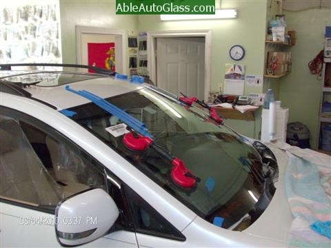 Subaru Tribeca 2008-2011 Windshield Replacement - Auto Glass Installed with 2 People