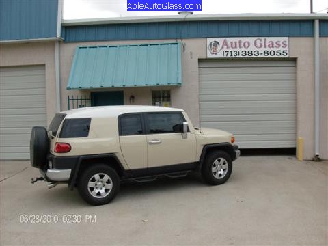 Toyota FJ Cruiser 07-10 Windshield Replacement Arrived at Shop