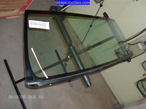 Toyota FJ Cruiser 07-10 Windshield Replacement New Windshield with Bottom Molding Attach