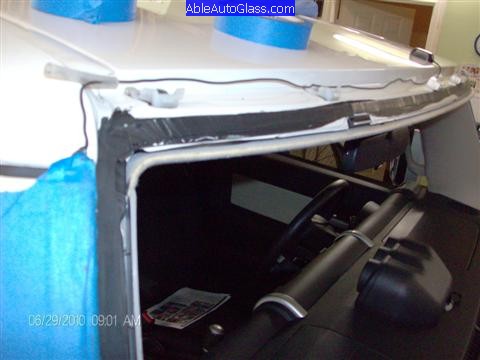 Toyota FJ Cruiser 07-10 Windshield Replacement Old Seal Trimed Down to 2-5mm Thin