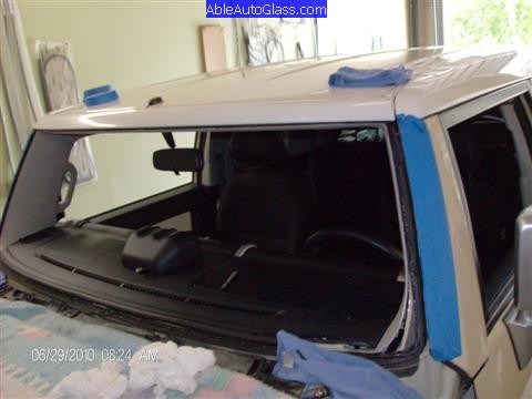 Toyota FJ Cruiser 07-10 Windshield Replacement Windshield Removed