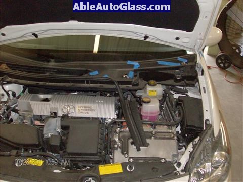 Toyota Prius 2010-2011 Windshield Replaced - wipers removed