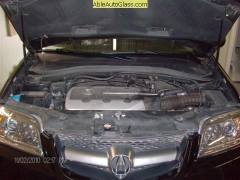 Acura MDX 2006-View Under Hood