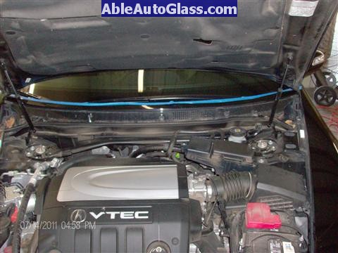 Acura RL 2005-2008 Windshield Replaced- side engine covers removed