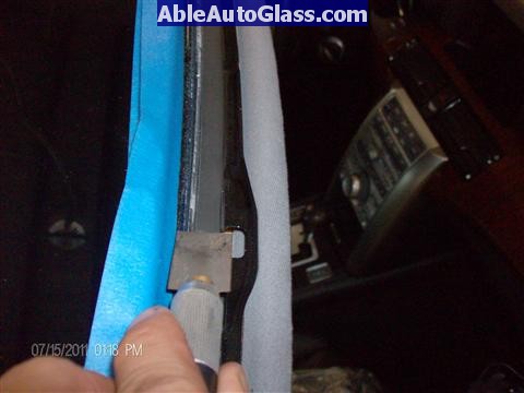 Acura RL 2005-2008 Windshield Replaced - start trimming
