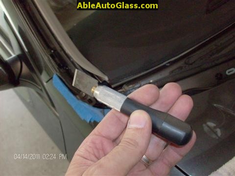 Acura TSX 2009 Windshield Replace - Stubby Knife