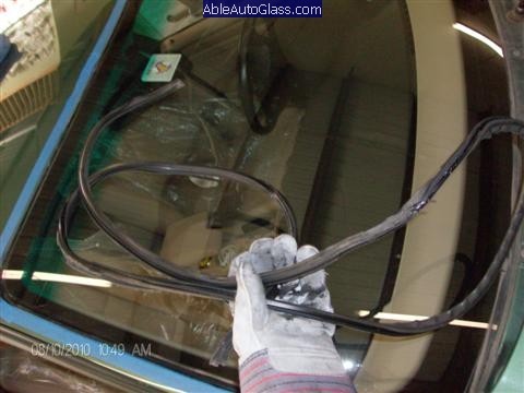 BMW-323i-1999-Windshield-Replace-Old-Molding