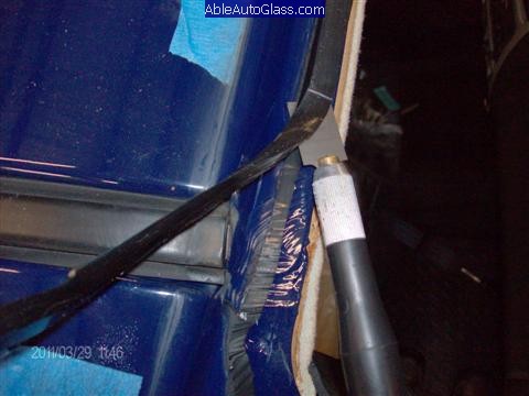 Chevy Colorado 2004-2011 Windshield Replacement - Another View with Stubby Knife