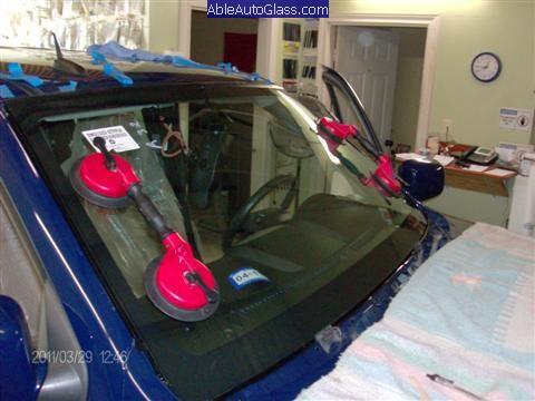 Chevy Colorado 2004-2011 Windshield Replacement - Installed with 2 People for Better Placement