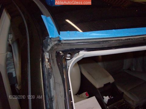 Dodge Charger 2006-2010 Windshield Replacement Close-up