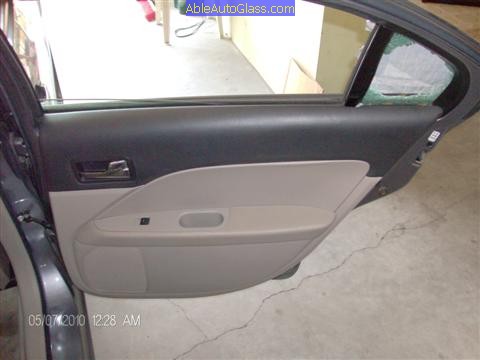 Ford Fusion 2006-2011 Vent Glass Replacement - View of Broken Glass