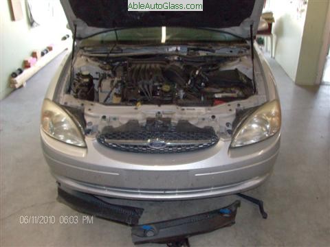 Ford Taurus 2000-2007 Windshield Replacement - Wipers and Cowl Removed