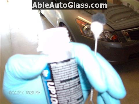 Honda Accord 2010 Front Windshield Replacement - Adco UP100 Primer