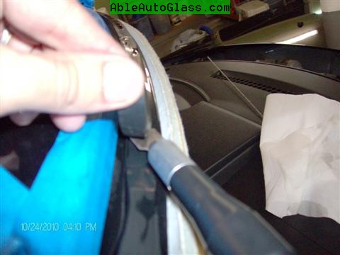 Jeep Patriot 2007-2011 Windshield - Replacement - Trimming Old Seal with Stubby Knife to Reduce Scratches