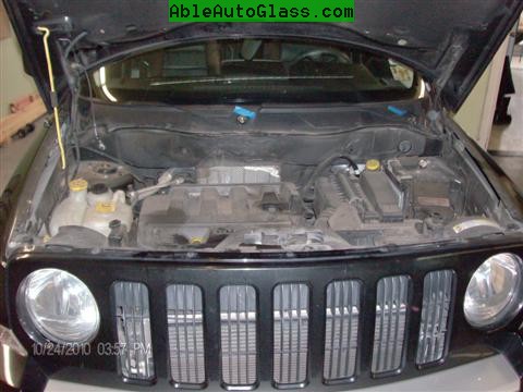 Jeep Patriot 2007-2011 Windshield - Replacement - View Underhood witth Wipers Removed