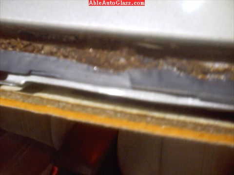 Toyota Camry 2000 Windshield Opening - Rust - Close-up