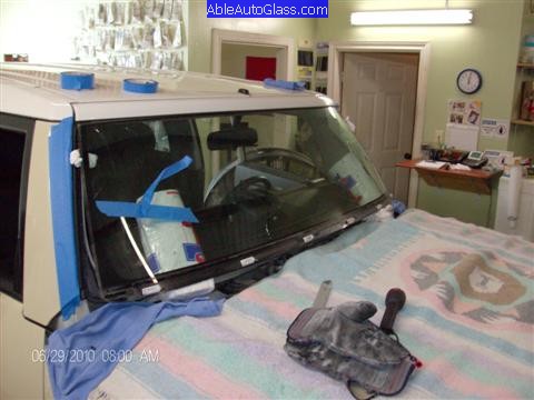 Toyota FJ Cruiser 07-10 Windshield Replacement Bottom and Sides Cut Out
