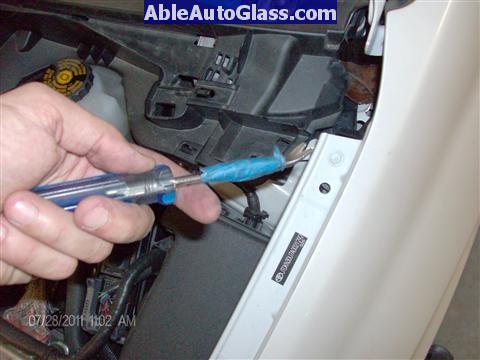 Toyota Prius 2010-2011 Windshield Replaced - removing corner cowl